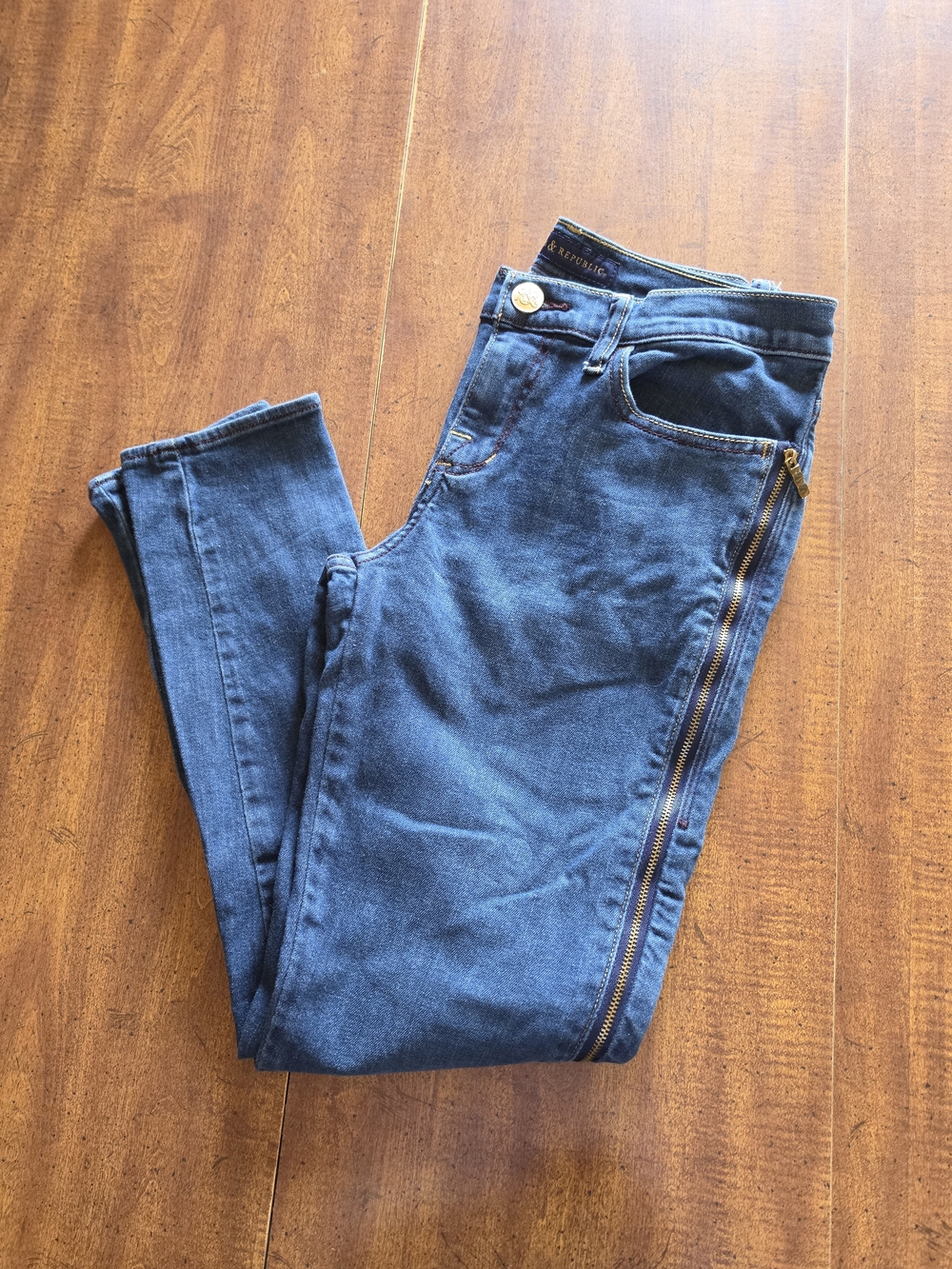 Rock & Republic Dark Blue Skinny Jeans with Side Zip